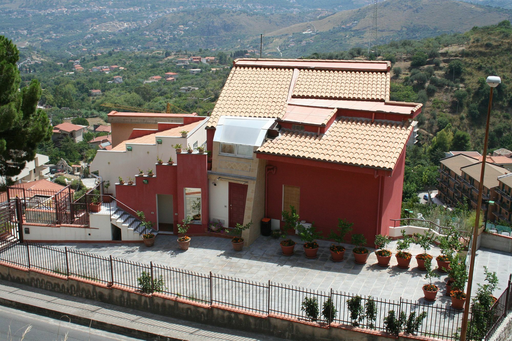Bnb Casa Rossa Monreale Bagian luar foto